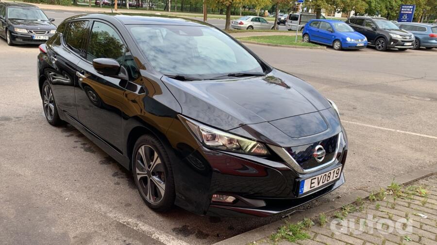 Nissan Leaf 2 generation Hatchback