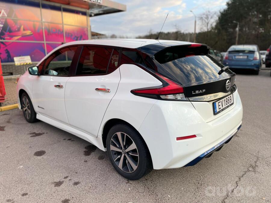 Nissan Leaf 2 generation Hatchback