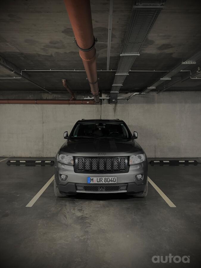 Jeep Grand Cherokee WK2 SUV