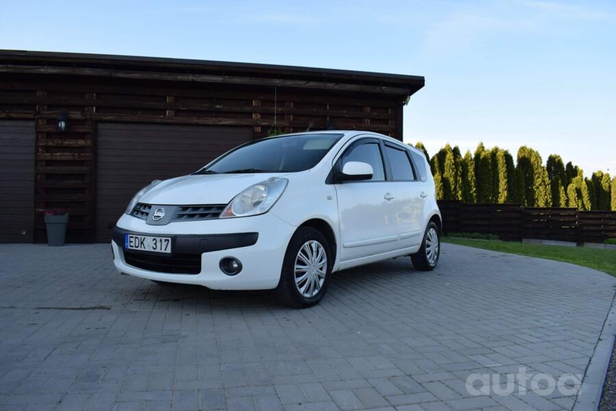 Nissan Note E11 Hatchback