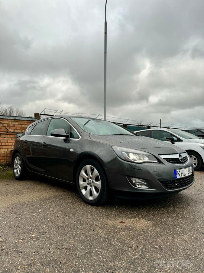 Opel Astra J Hatchback 5-doors