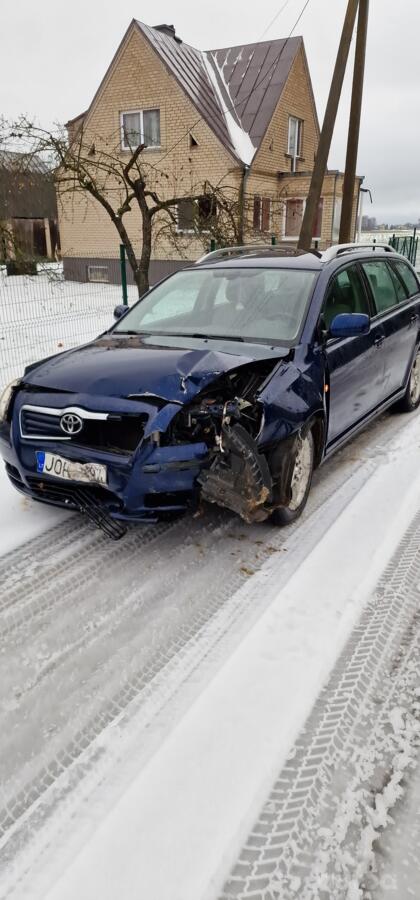 Toyota Avensis 2 generation wagon