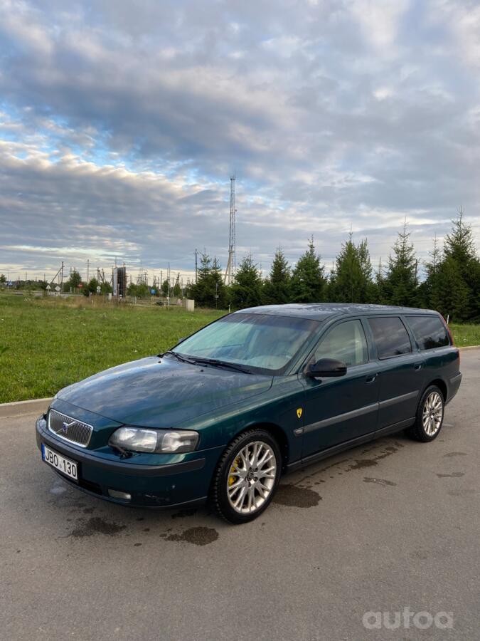 Volvo V70 2 generation wagon