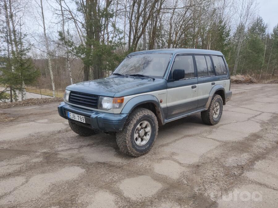 Mitsubishi Pajero 2 generation High Roof Wagon SUV 5-doors