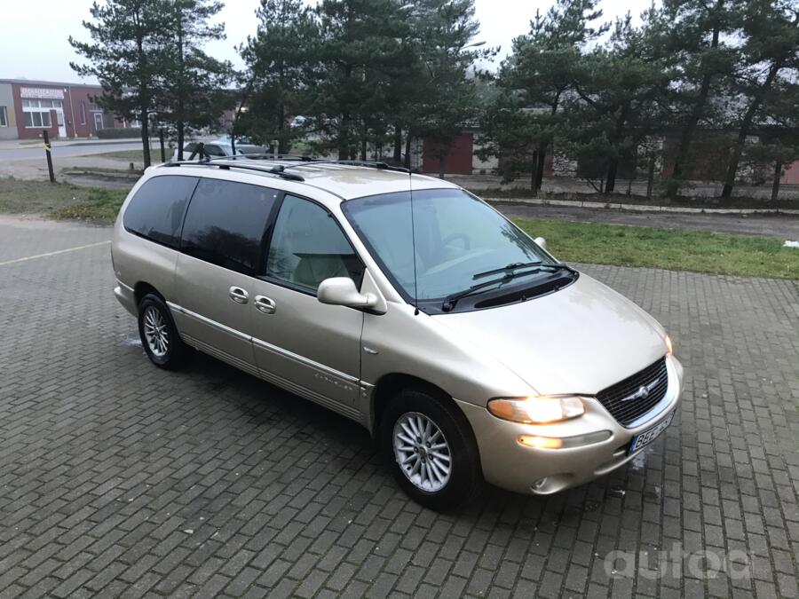 Chrysler Town & Country 3 generation