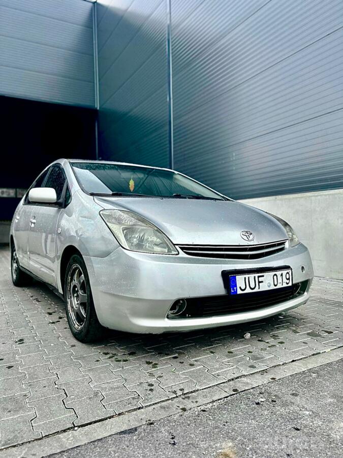 Toyota Prius XW20 [restyling]