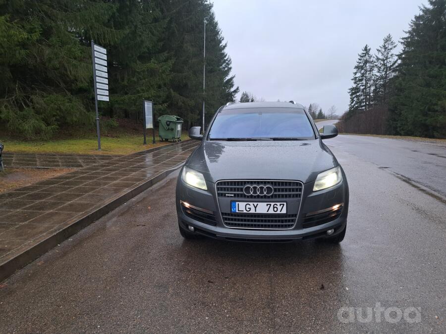 Audi Q7 4L Crossover