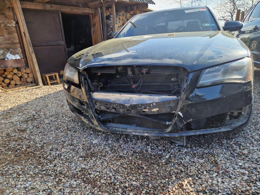 Audi A8 D4/4H Sedan