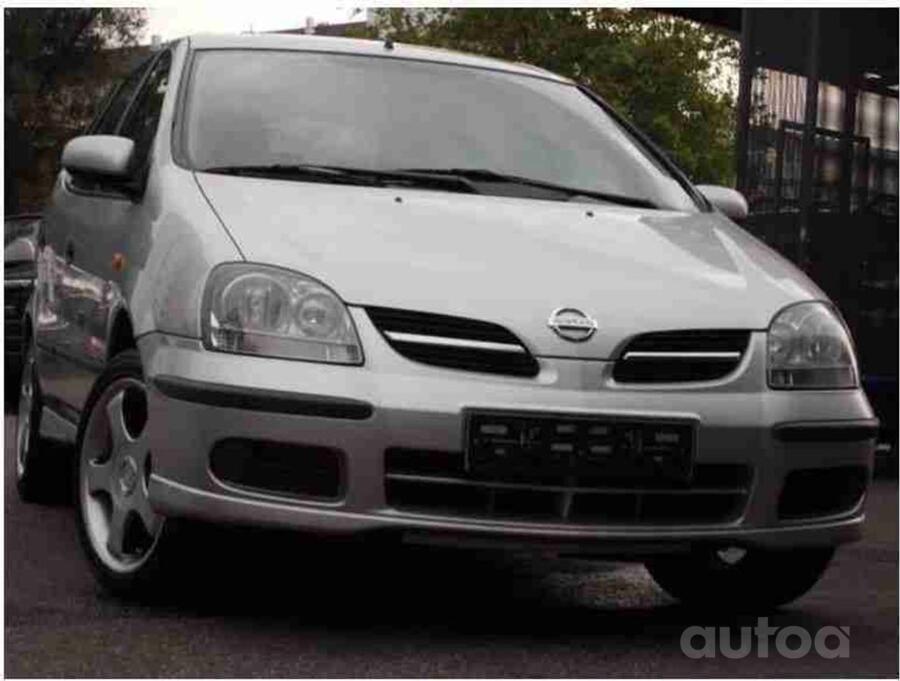 Nissan Almera Tino V10 Minivan