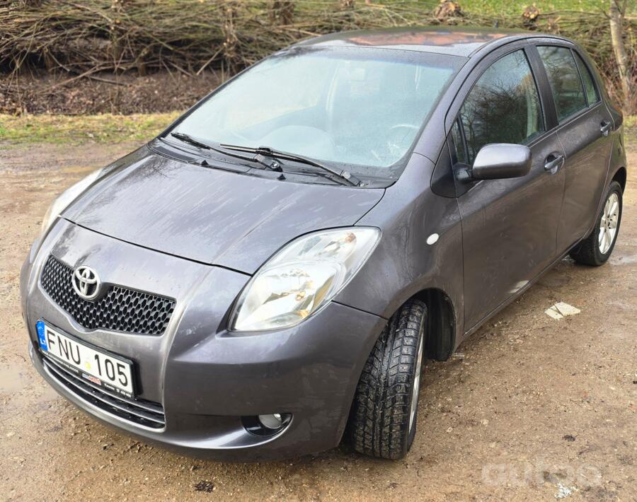 Toyota Yaris 2 generation