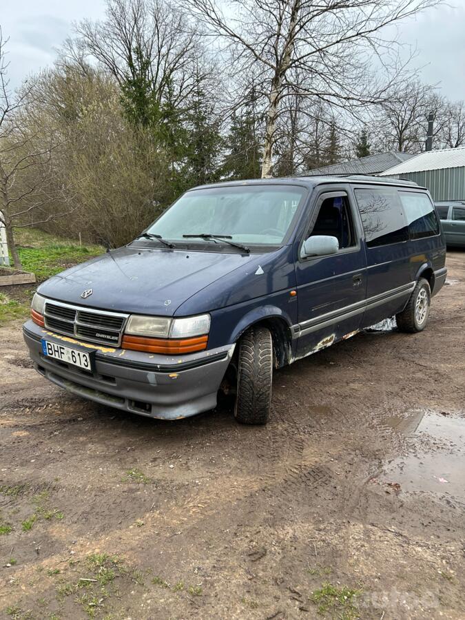 Chrysler Voyager 2 generation Minivan