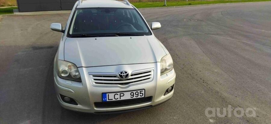 Toyota Avensis 2 generation wagon