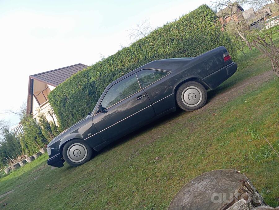 Mercedes-Benz W124 1 generation