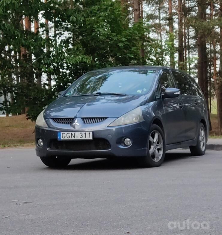 Mitsubishi Grandis 1 generation Minivan