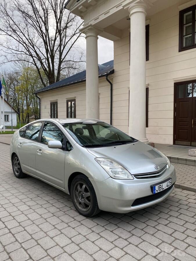 Toyota Prius 2 generation Hatchback