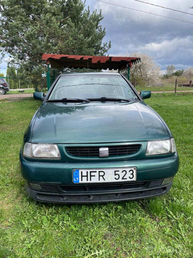 SEAT Cordoba 1 generation Sedan