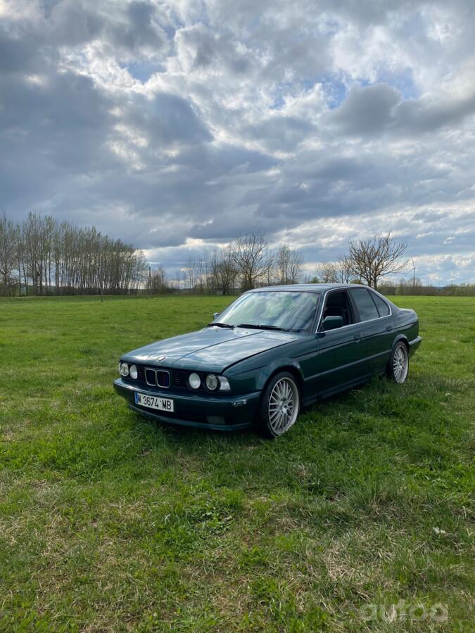 BMW 5 Series E34 Sedan