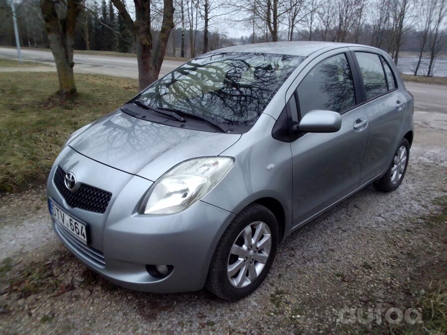 Toyota Yaris 2 generation