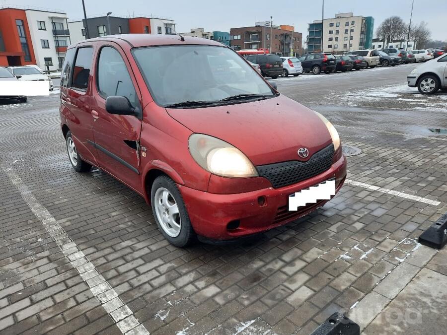 Toyota Yaris Verso 1 generation Minivan