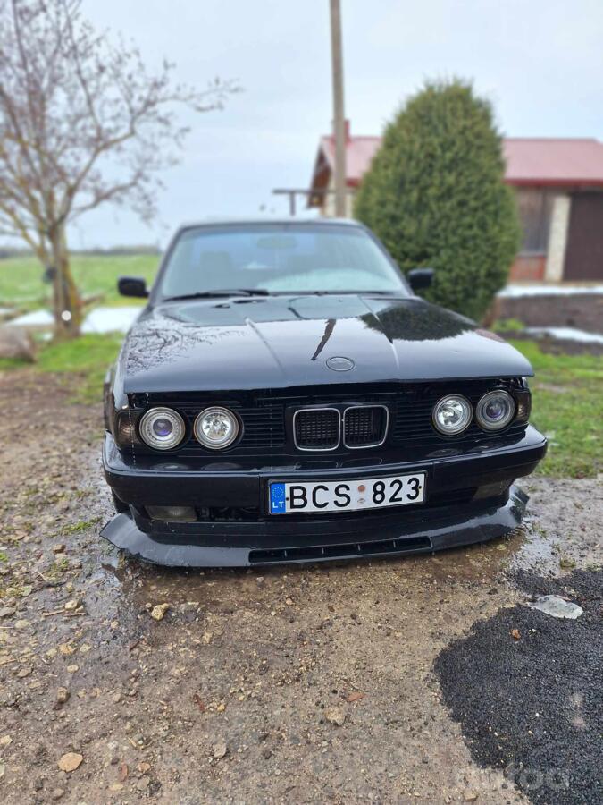 BMW 5 Series E34 Sedan