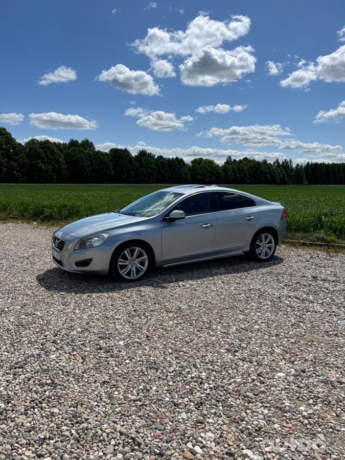 Volvo S60 2 generation Sedan