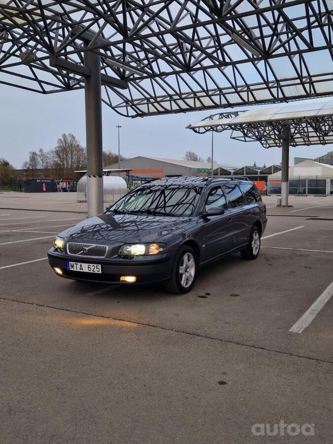 Volvo V70 2 generation wagon