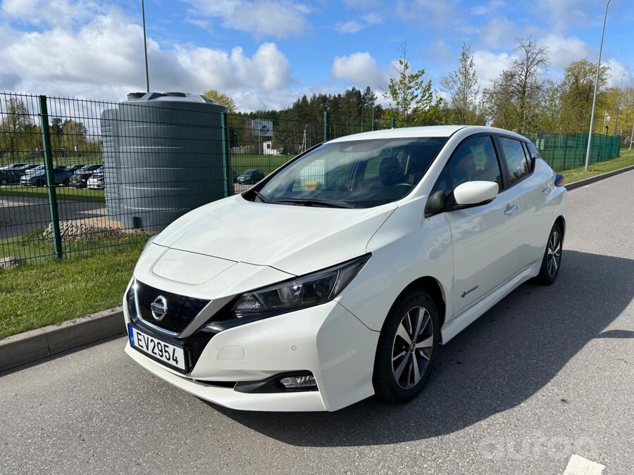 Nissan Leaf 2 generation Hatchback