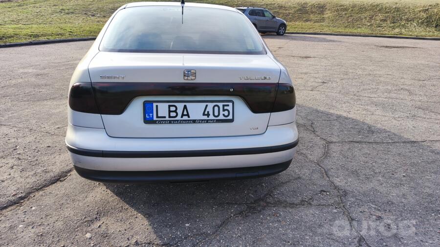 SEAT Toledo 2 generation Sedan