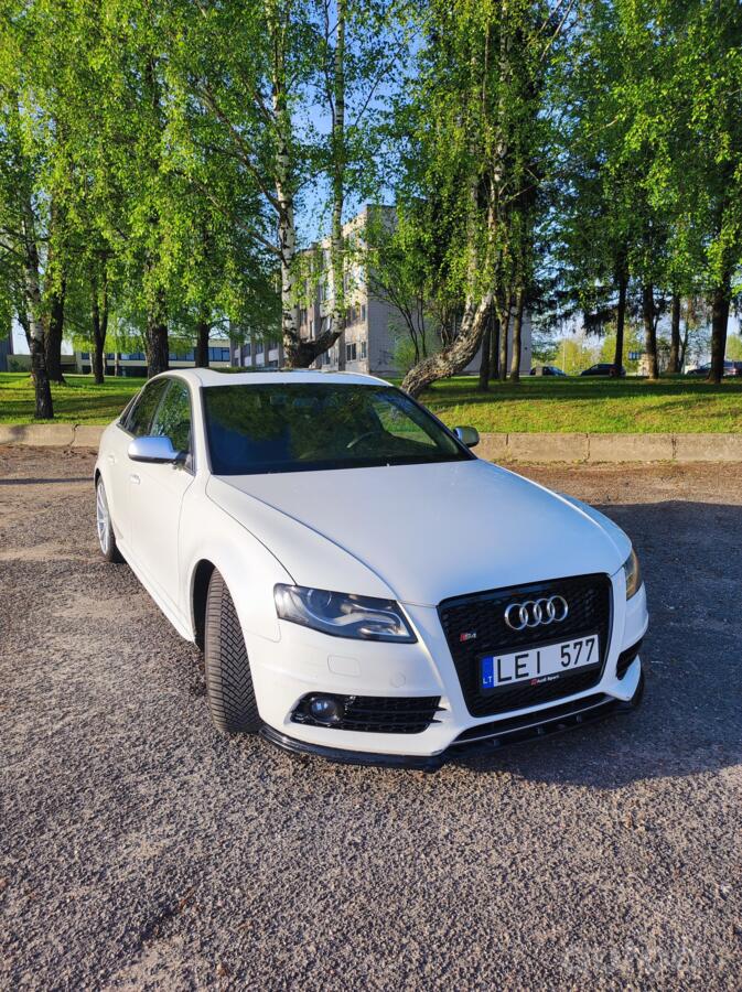 Audi S4 B8/8K Sedan