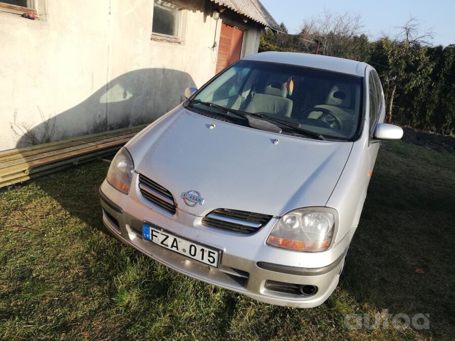Nissan Almera Tino V10 Minivan