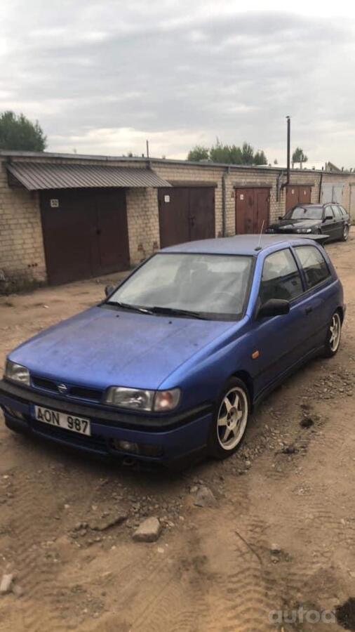 Nissan Sunny B14 Sedan