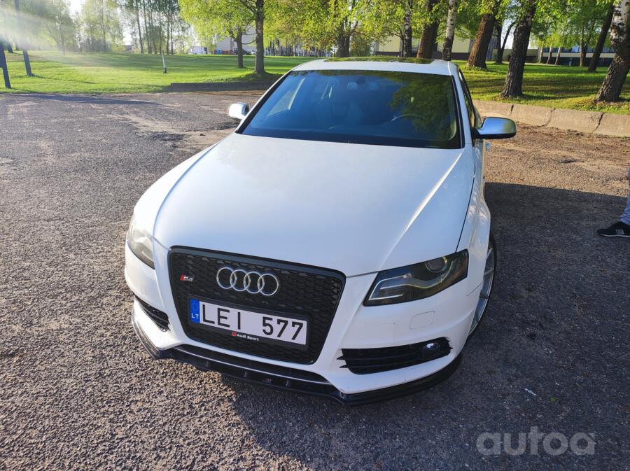 Audi S4 B8/8K Sedan