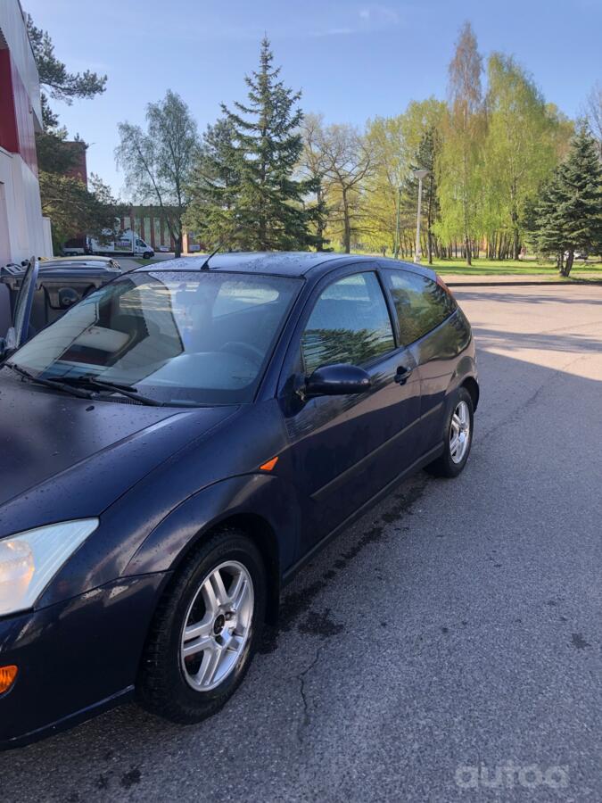 Ford Focus 1 generation Hatchback 3-doors