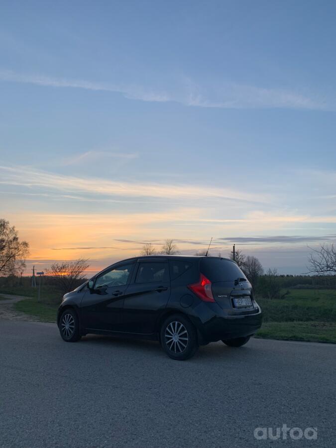Nissan Note E12 Hatchback