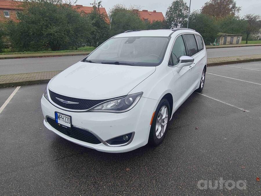 Chrysler Pacifica 2 generation Minivan
