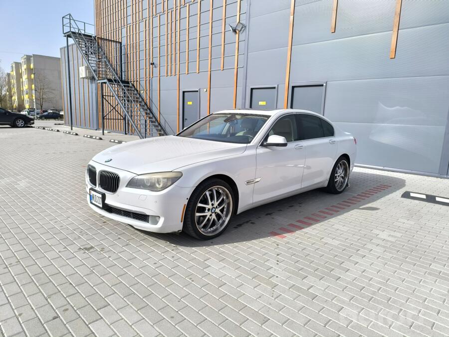 BMW 7 Series F01/F02 Sedan