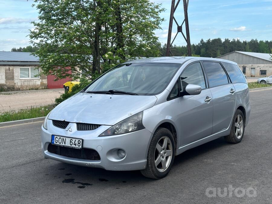 Mitsubishi Grandis 1 generation Minivan