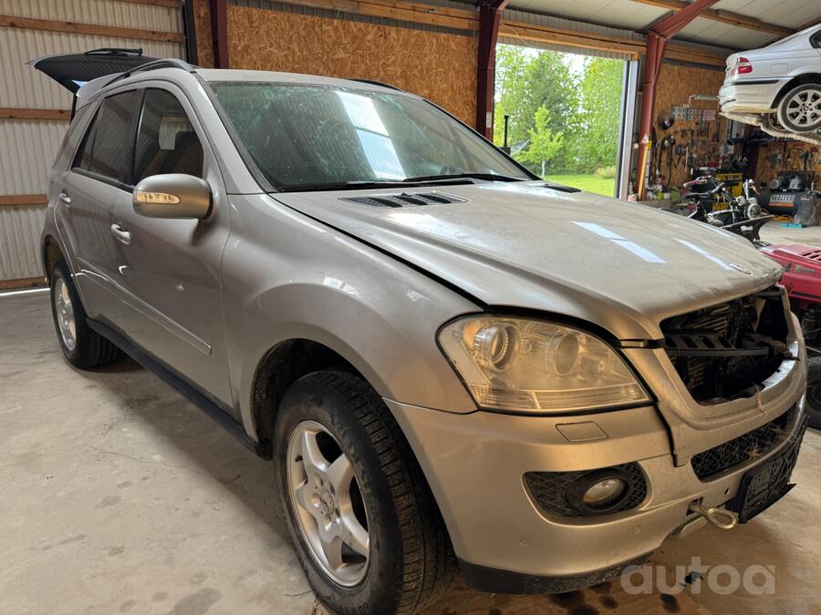 Mercedes-Benz M-Class W164 Crossover 5-doors