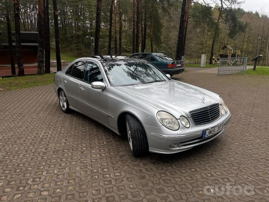 Mercedes-Benz E-Class W211 Sedan