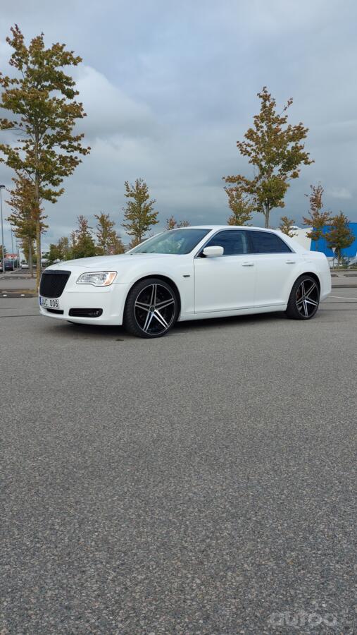 Chrysler 300C 2 generation Sedan 4-doors