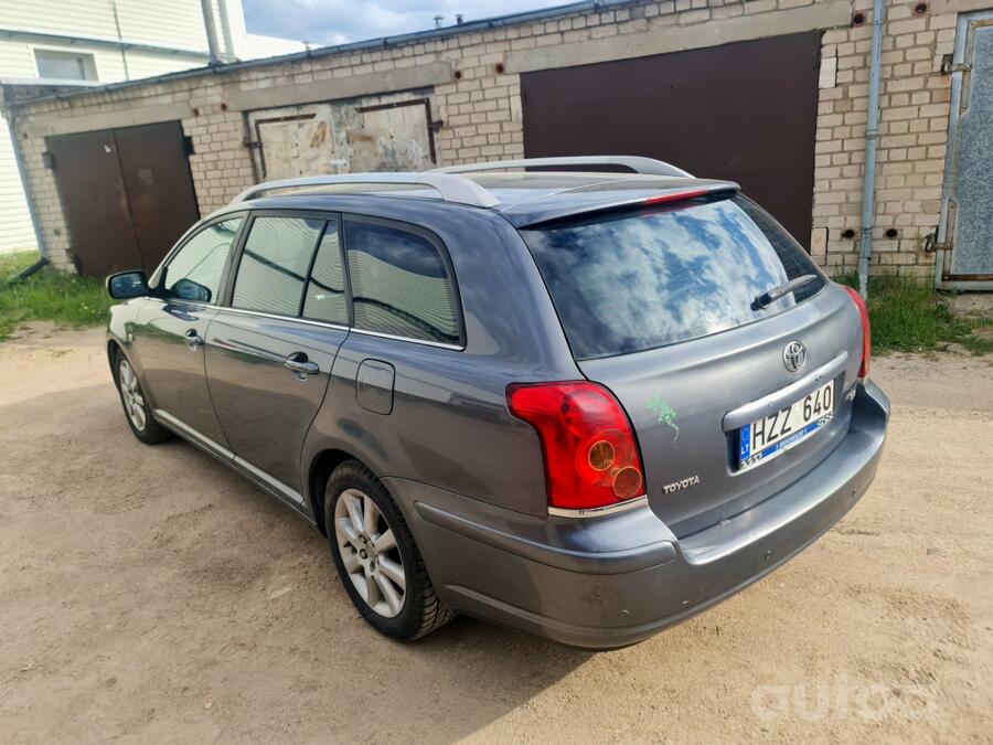 Toyota Avensis 2 generation wagon