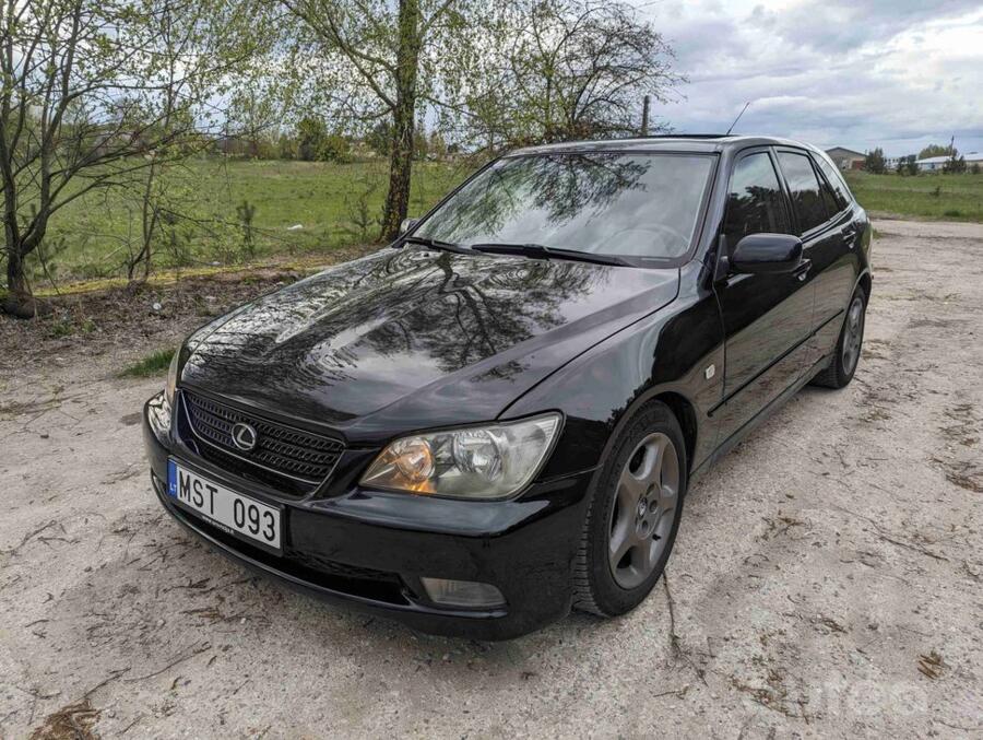 Lexus IS XE10 wagon