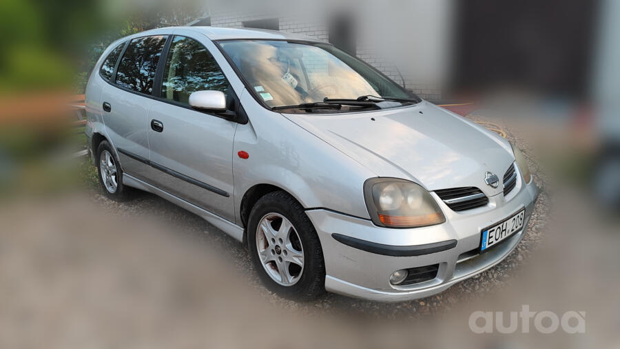 Nissan Almera Tino V10 Minivan