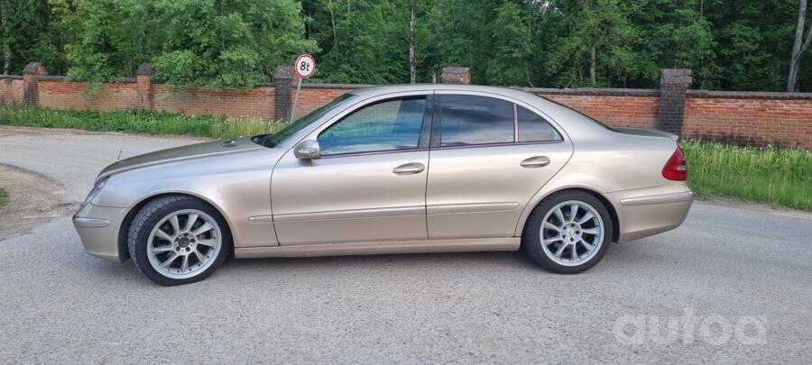 Mercedes-Benz E-Class W211 Sedan