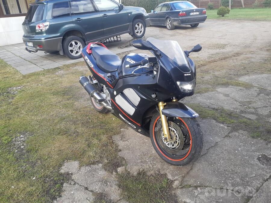 Suzuki RF