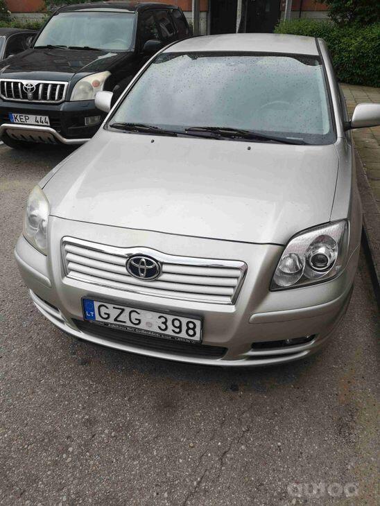 Toyota Avensis 2 generation Sedan
