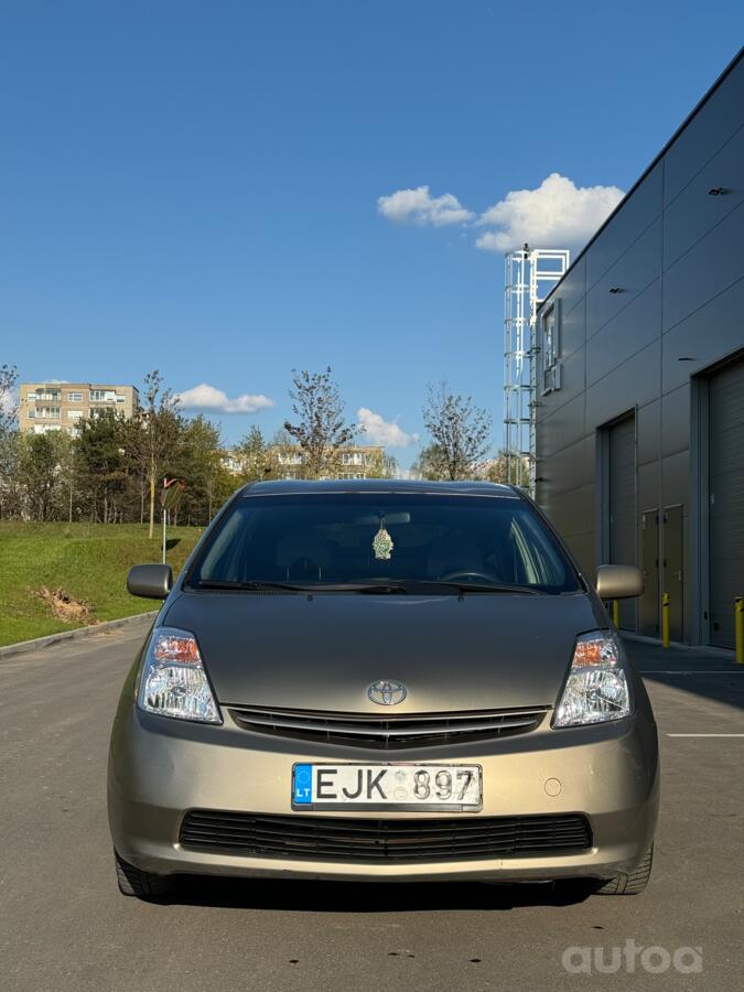 Toyota Prius 2 generation Hatchback