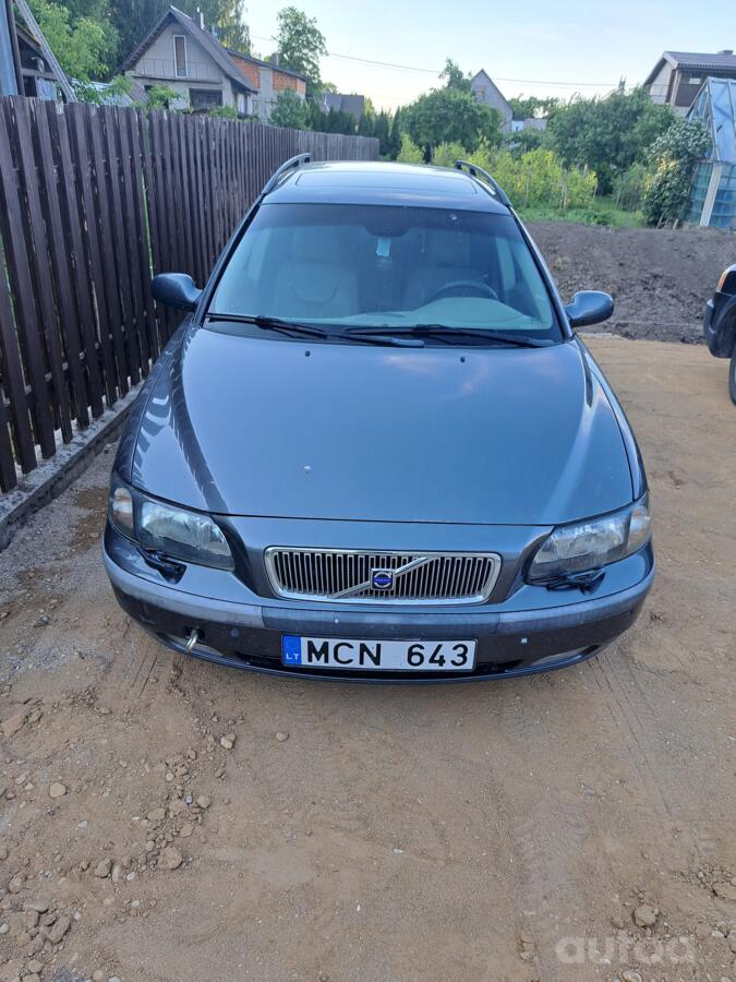 Volvo V70 2 generation wagon