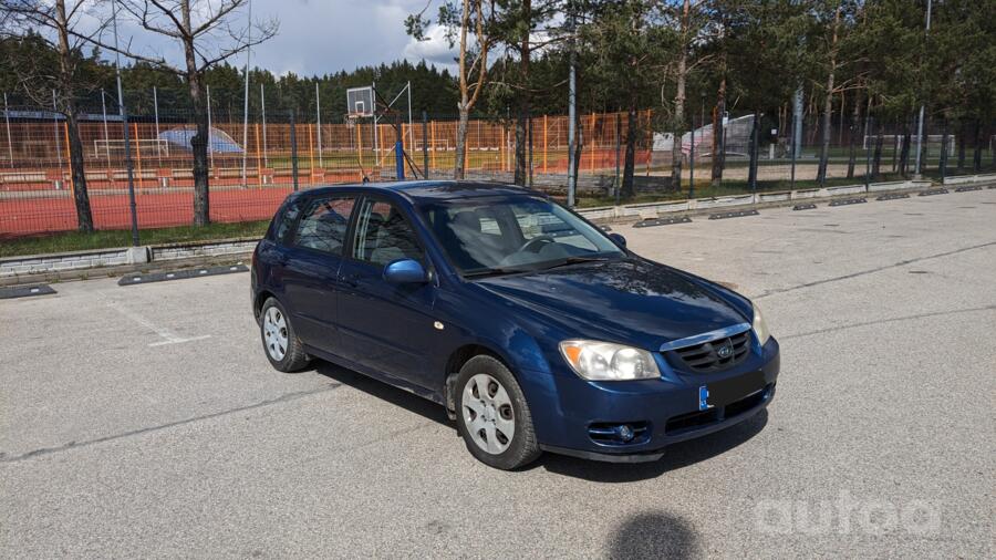 Kia Cerato 1 generation Hatchback