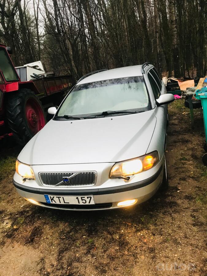 Volvo V70 2 generation wagon